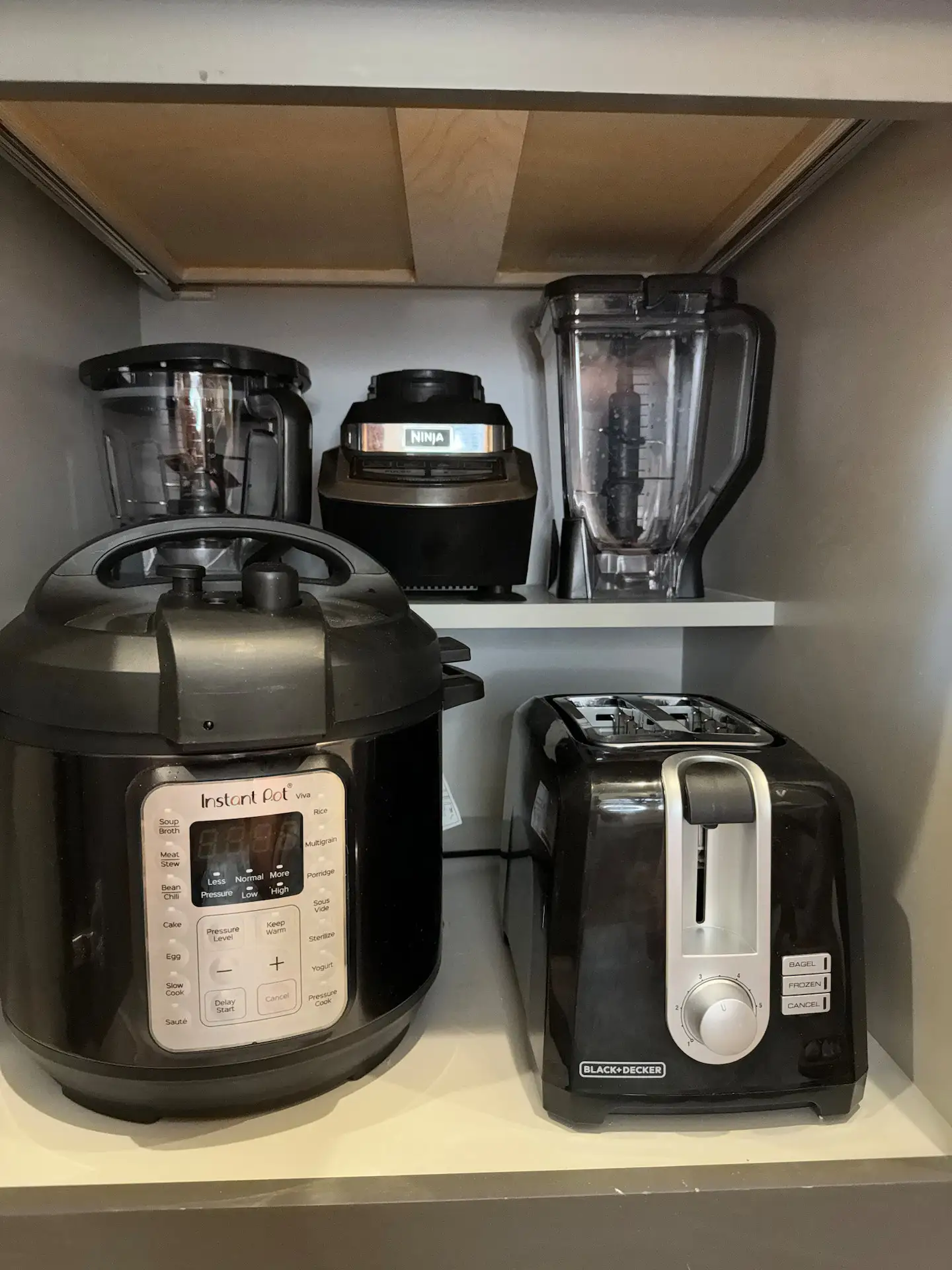 Instant Pot, blender, and toaster